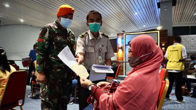 Pengecekan di Bandara Soetta.