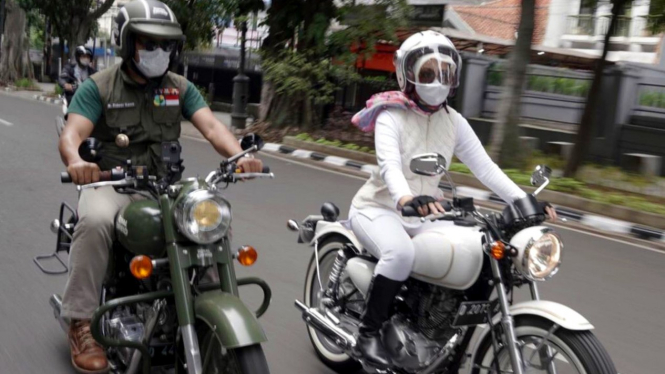 Istri Ridwan Kamil, Atalia Praratya mengendarai motor custom