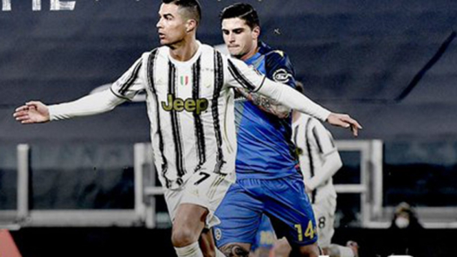 Cristiano Ronaldo lakukan selebrasi usai bobol gawang Udinese.