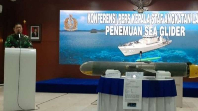 KSAL Laksamana TNI Yudo Margono menggelar konferensi pers penemuan Sea Glider