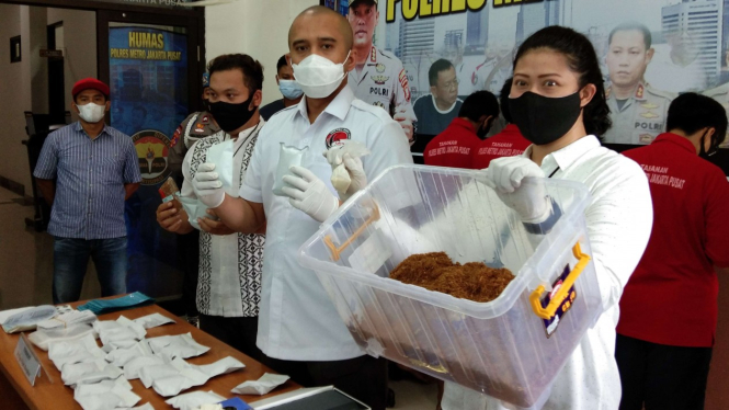 Polres Metro Jakarta Pusat Ungkap Industri Tembakau Gorilla 