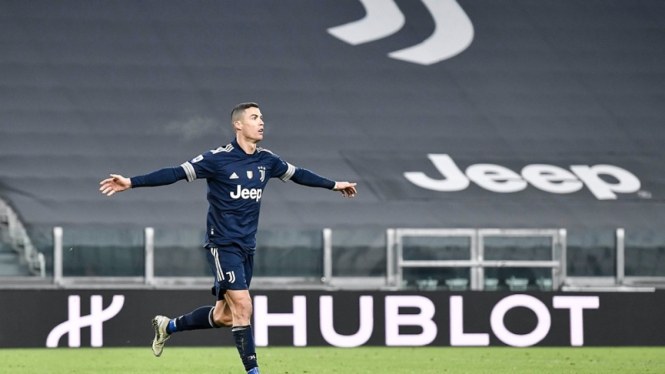 Cristiano Ronaldo selebrasi usai membobol gawang Sassuolo