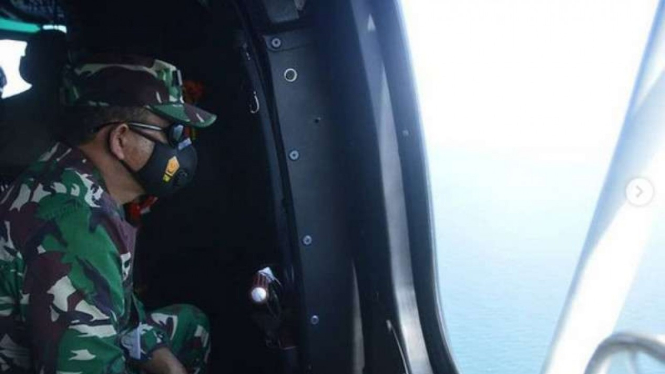 VIVA Militer: Waasops Kasau pantau proses pencarian Sriwijaya SJ182 dari udara
