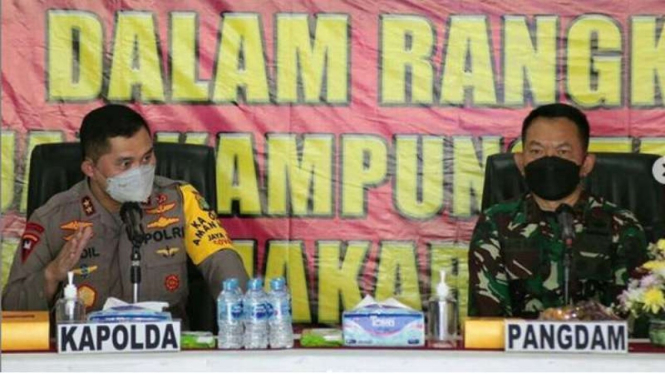 VIVA Militer: Pangdam Jaya dan Kapolda kunjungi zona merah COVID-19