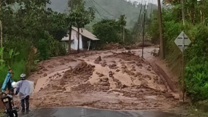 Jalur alternatif Garut-Bandung via Cipajati terputus