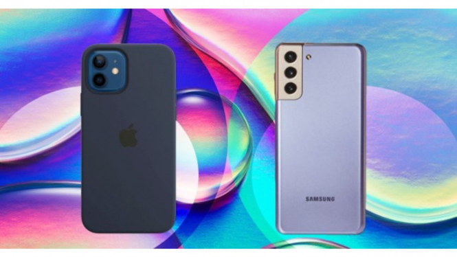 Samsung Galaxy S21 (kanan) dan iPhone 12 (kiri).