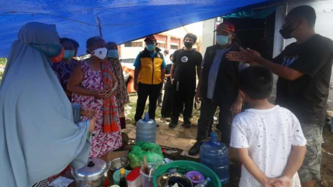 Dapur umum bagi korban gempa Sulawesi Barat