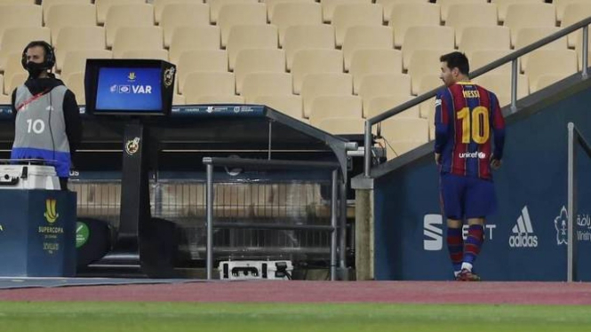 Megabintang Barcelona, Lionel Messi, usai diusir wasit