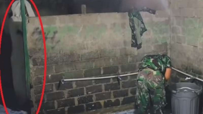 VIVA Militer: Prajurit TNI didatangi pocong