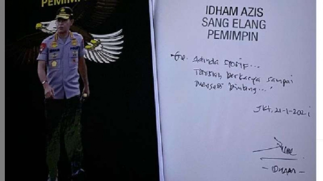 Buku Jenderal Idham Azis buat asisten ajudan Jokowi