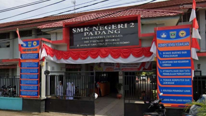 SMK Negeri 2 Padang.