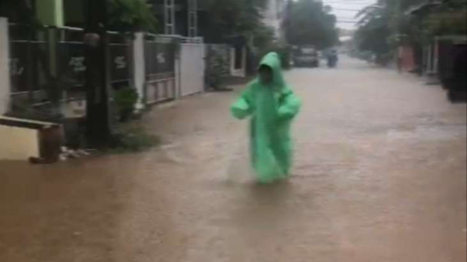 Banjir rendam 6 kecamatan di Bekasi, Minggu, 24 Januari 2021.