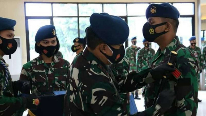 VIVA Militer: Penyematan kenaikan pangkat luar biasa untuk prajurit TNI AU