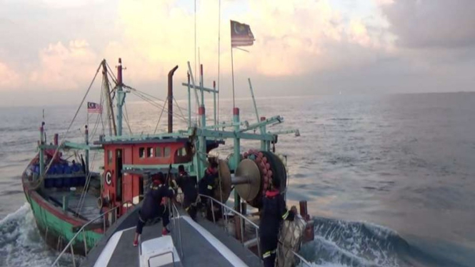 Kapal pencuri ikan berbendera Malaysia ditangkap di Selat Malaka