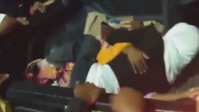 Video viral pria wanita berpelukan dan bercumbu tak bisa dilepas di Sumut