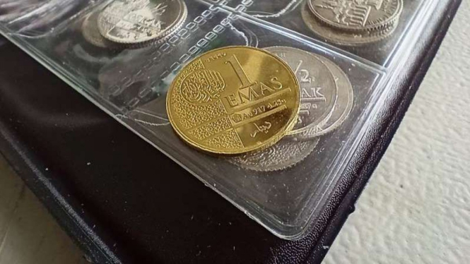 Koin dinar yang digunakan untuk transaksi di Depok.