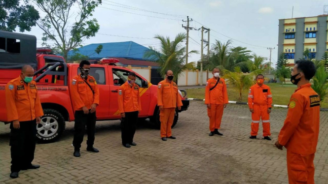 Tim SAR melakukan pencarian korban yang menceburkan diri ke Sungai Deli