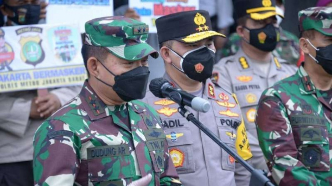 VIVA Militer: Pangdam Jayakarta dan Kapolda Metro Jaya pastikan penerapan PPKM