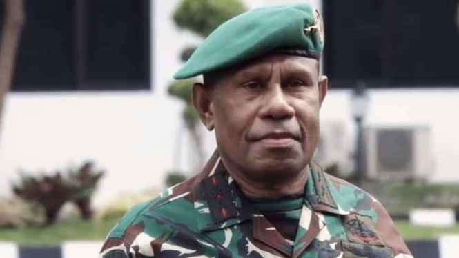VIVA Militer: Letjen TNI Ali Bogra saat dilantik menjadi Pangdam XVIII/Kasuari