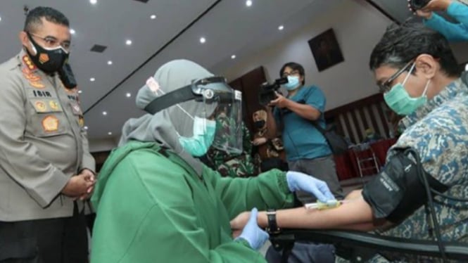 Kapolrestabes Surabaya Ikut Andil dalam Suksesnya Gebyar Donor Plasma.