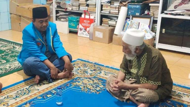 Ketum KNPI Haris Pertama bertemu dengan Ulama Banten Abuya Muhtadi Dimyathi