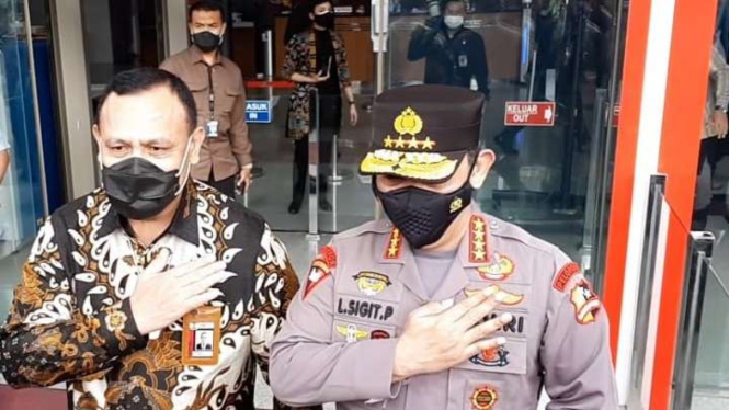 Kapolri Jenderal Listyo Sigit bertemu Ketua KPK Firli Bahuri.