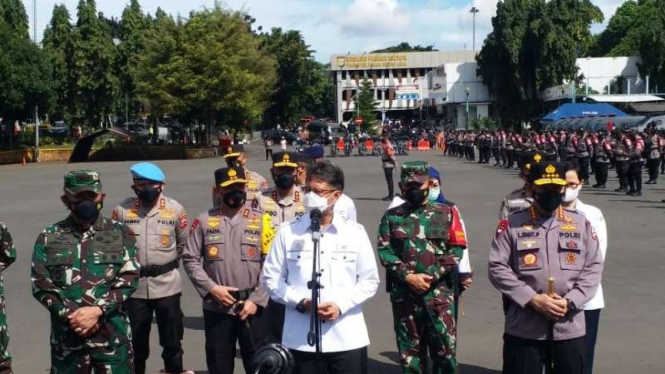 Menkes Budi Sadikin dan TNI-Polri