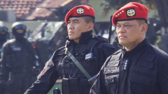 VIVA Militer: Brigjen TNI Tri Budi Utomo (kiri)