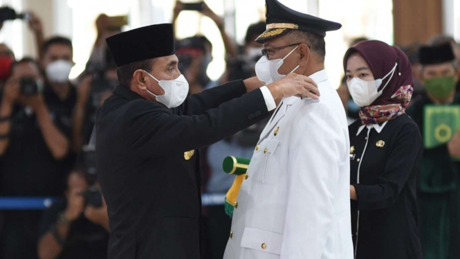 Gubernur Sumut Edy Rahmayadi Melantik Akhyar Nasution Menjadi Wali Kota Medan 
