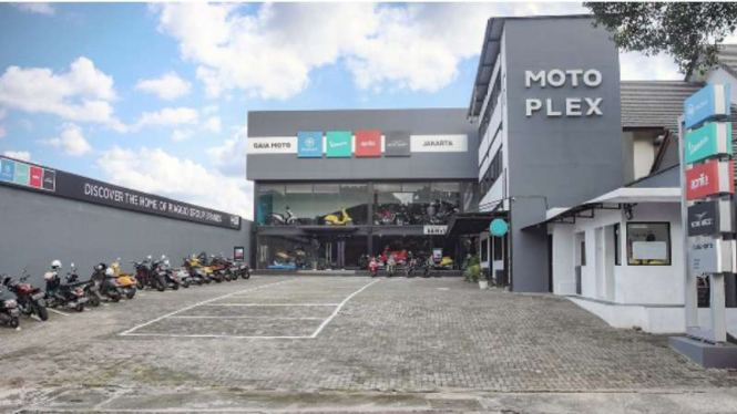 Diler baru Piaggio Indonesia menjual empat merek motor.