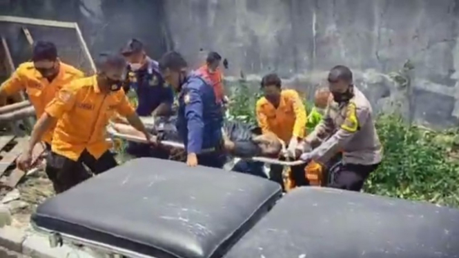 Evakuasi pasien COVID-19 kabur dari ruang isolasi dan terjebak di gorong-gorong
