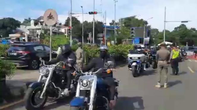 Rombongan pengendara motor gede atau moge lolos pemeriksaan Antigen di Puncak Rombongan pengendara motor gede atau moge lolos pemeriksaan Antigen di Puncak