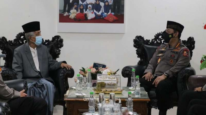 Kapolri Jenderal Listyo Sigit Prabowo bertemu dengan Ketua MUI Sulsel