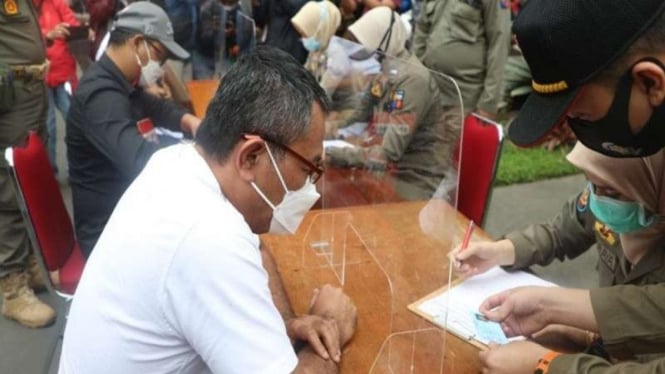 Ketiga pengendara moge yang melanggar aturan ganjil-genap di Kota Bogor