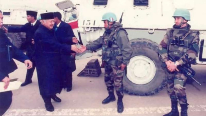 VIVA Militer: Jenderal Soeharto ketika berkunjung ke Bosnia
