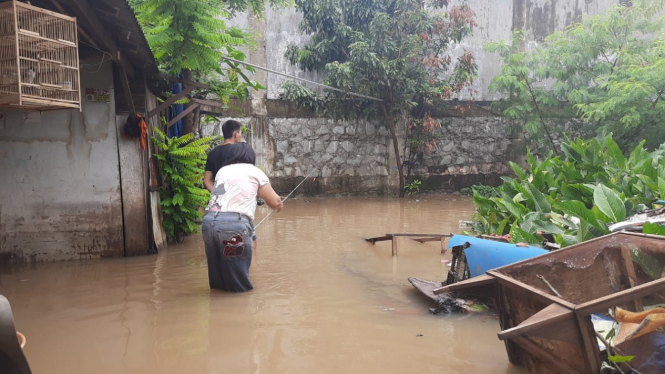 Cipinang Melayu Jaktim Terendam Banjir Sampai Satu Meter