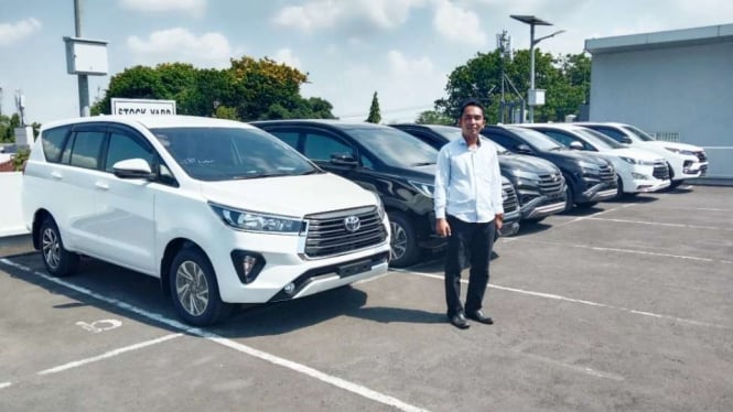 Kades Sumurgeneng, Gihanto, dan Mobil-mobil yang Dibeli Warganya