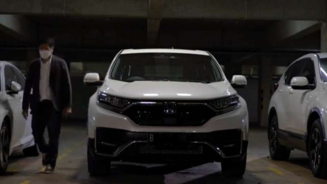 Model baru Honda CR-V resmi dijual di Indonesia.