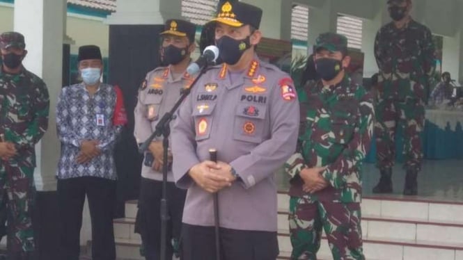 Kapolri Jendral Listyo Sigit Prabowo di Desa Maguwoharjo, Sleman, Yogyakarta.