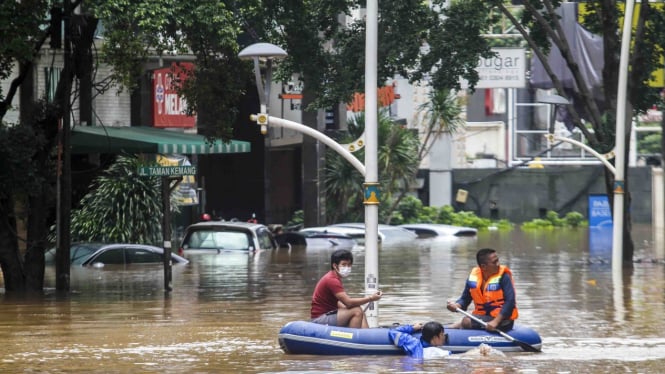 Banjir di Kemang, Puluhan Mobil Terendam kemarin