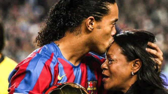 Ronaldinho dan ibunya.