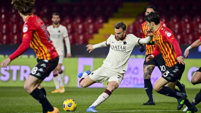 Laga antara Benevento vs AS Roma.