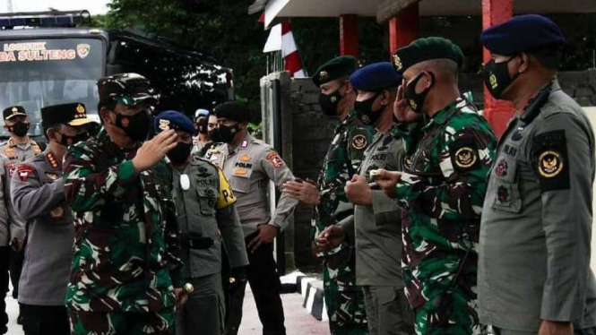 VIVA Militer: Panglima TNI dan Kapolri kunjungi Markas Satgas Madago Raya