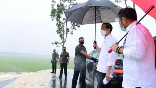 Presiden Jokowi di Lokasi Lumbung Pangan Baru di Sumba Tengah, NTT