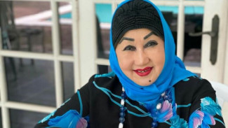 Rahasia Dewi Motik Tetap Segar di Usia 71, Ternyata Simpel Banget