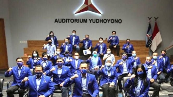 Ilustrasi Ketum Demokrat AHY bersama sejumlah pengurus partai