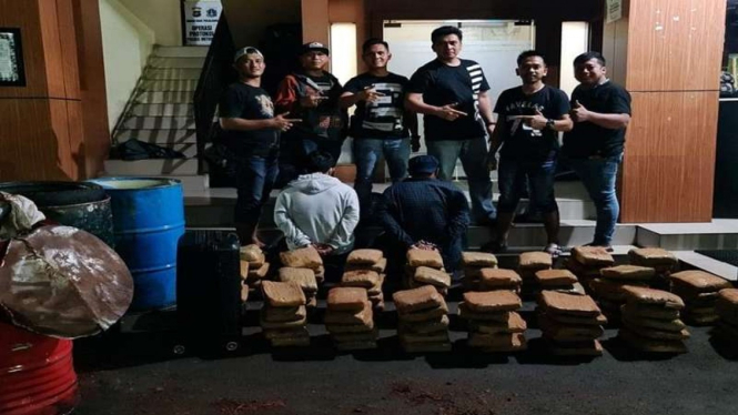 Polres Metro Jakarta Barat menggagalkan peredaran ratusan kilogram ganja