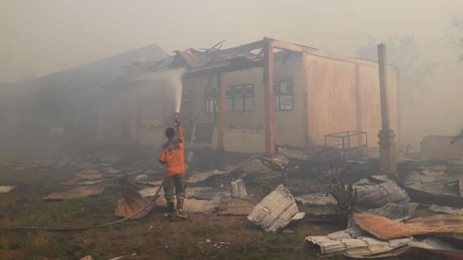 SMKN 1 Kubu Raya, Kalimantan Barat terbakar