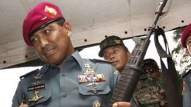 VIVA Militer: Letjen TNI (Purn.) Nono Sampono