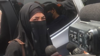  Umi Pipik Laporkan Akun Medsos yang Menghina Dirinya, Rossa Sukses Gelar Konser